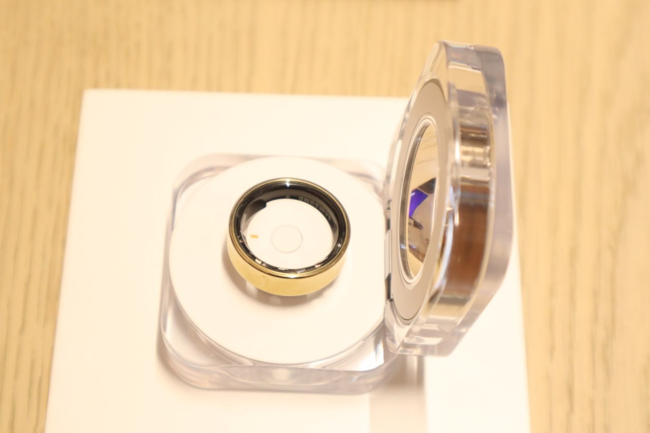 Trên tay Galaxy Ring: Nhẫn thông minh đầu tiên tích hợp trợ lý sức khỏe cá nhân Galaxy AI, giá 9,99 triệu 4 tren tay galaxy ring nhan thong minh dau tien tich hop tro ly suc khoe ca nhan galaxy ai gia 999 trieu