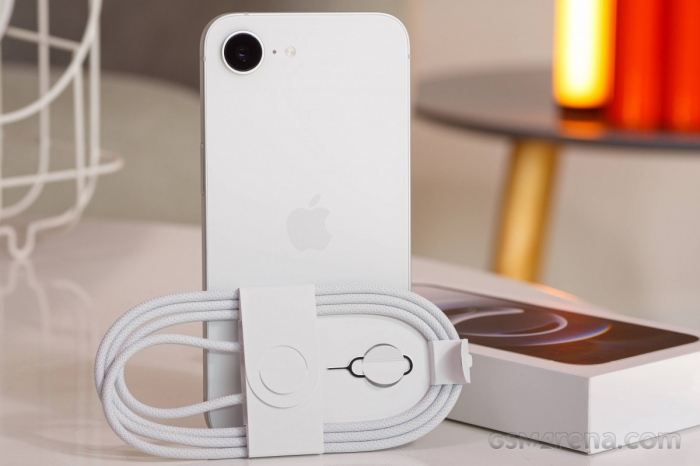 iPhone 16e vừa ra mắt đã giảm cả triệu vì bị ‘ghẻ lạnh’, vẫn có AI thông minh như iPhone 16 Pro Max 5 iphone 16e vua ra mat da giam ca trieu vi bi ghe lanh van co ai thong minh nhu iphone 16 pro