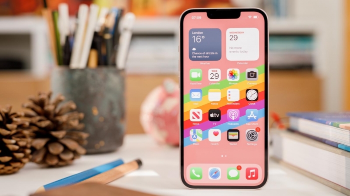 Săn sale iPhone 13 giá chỉ 10 triệu đồng, không những mạnh mà còn đẹp, Android tầm trung không có tuổi 4 san sale iphone 13 gia chi 10 trieu dong khong nhung manh ma con dep android tam trung khong co tuoi