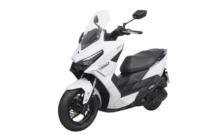 ‘Vua xe ga’ 150cc mới ra mắt với ABS và TCS xịn như Honda SH, giá chỉ 58 triệu đồng ngang Air Blade 4 vua xe ga 150cc moi ra mat voi abs va tcs xin nhu honda sh gia chi 58 trieu dong ngang air blade